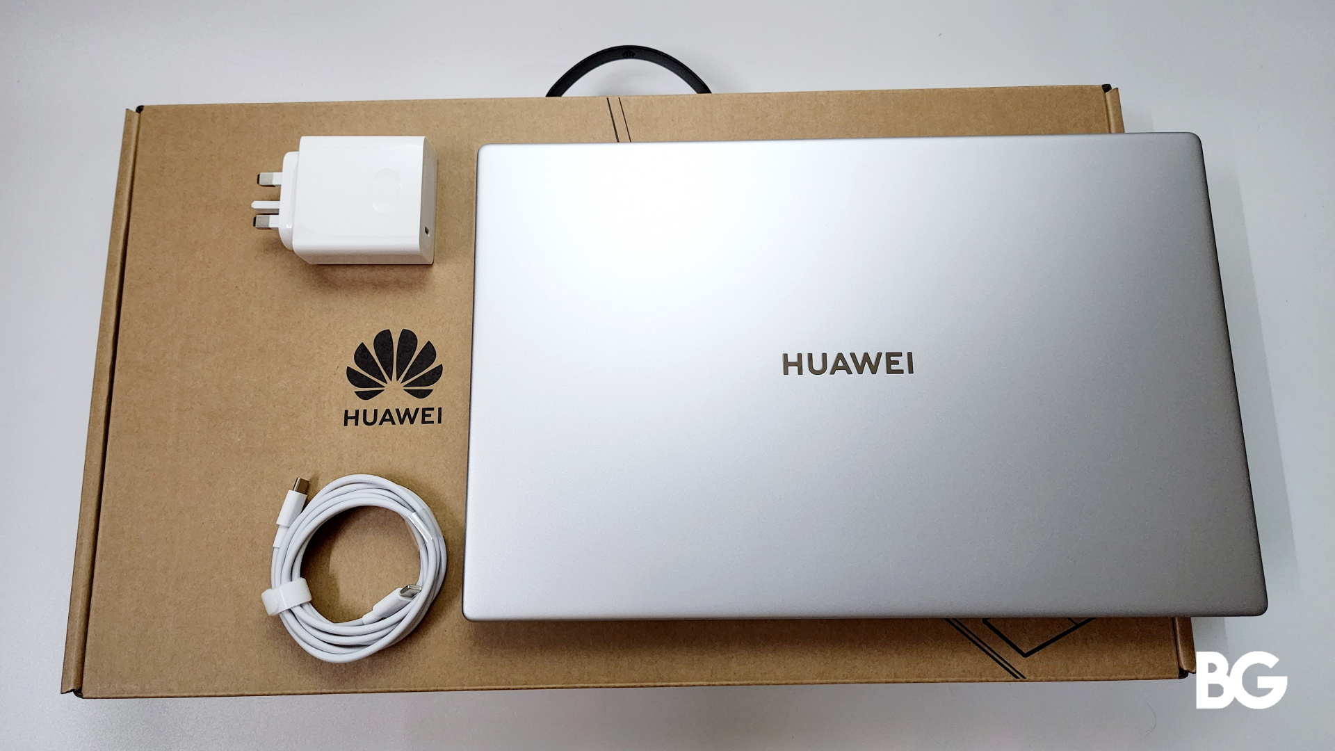 Unboxing The HUAWEI MateBook D15 Laptop - BunnyGaming.com