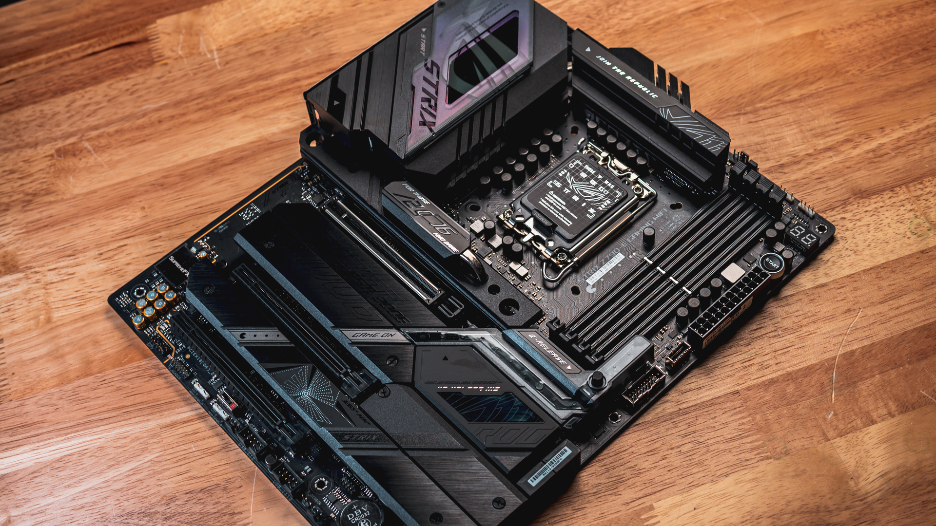 Overview ASUS ROG STRIX Z790E Gaming WiFi