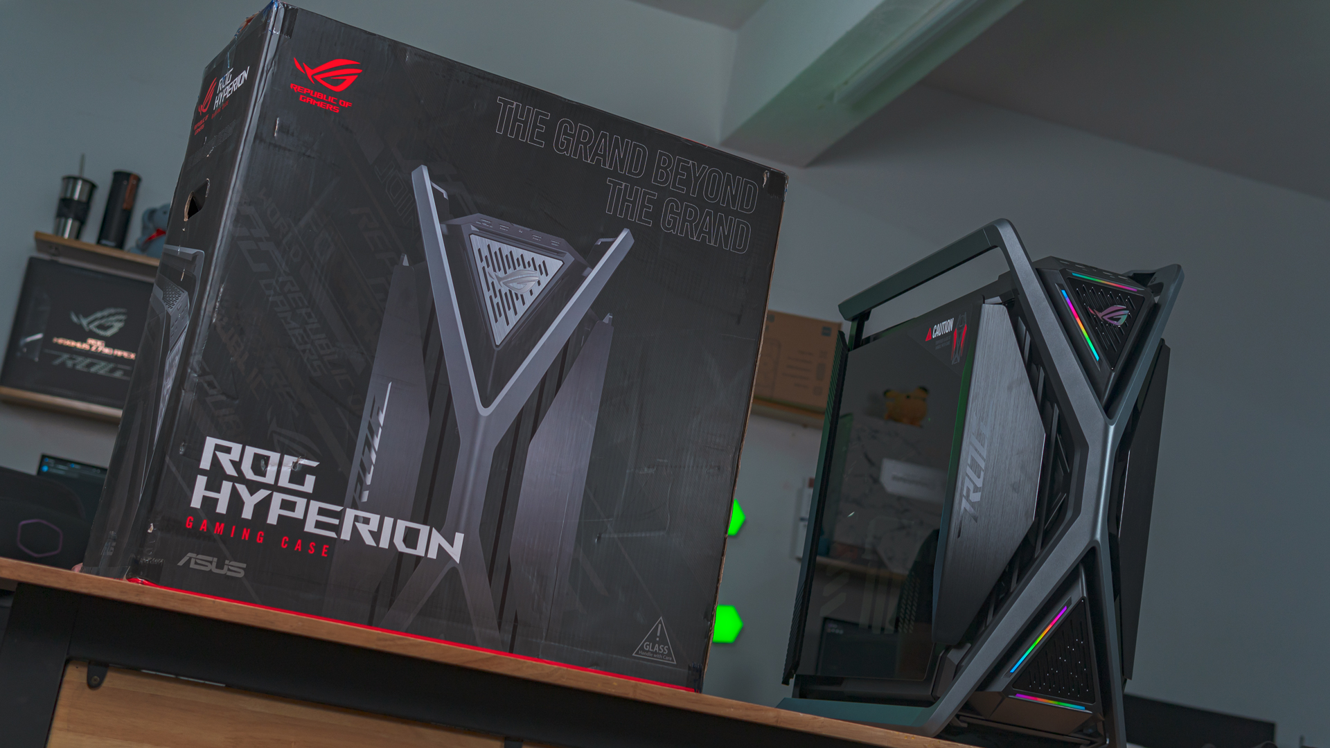 ASUS ROG Hyperion GR701 Review - X Marks The Spot! 