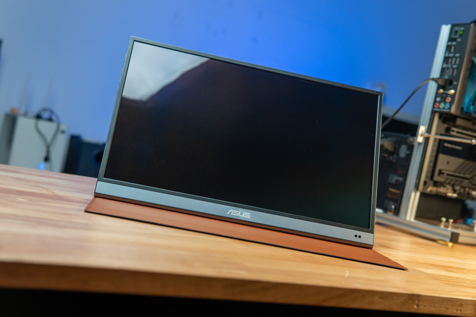 ASUS unveils ZenScreen OLED MQ16AH portable monitor - Photo Review