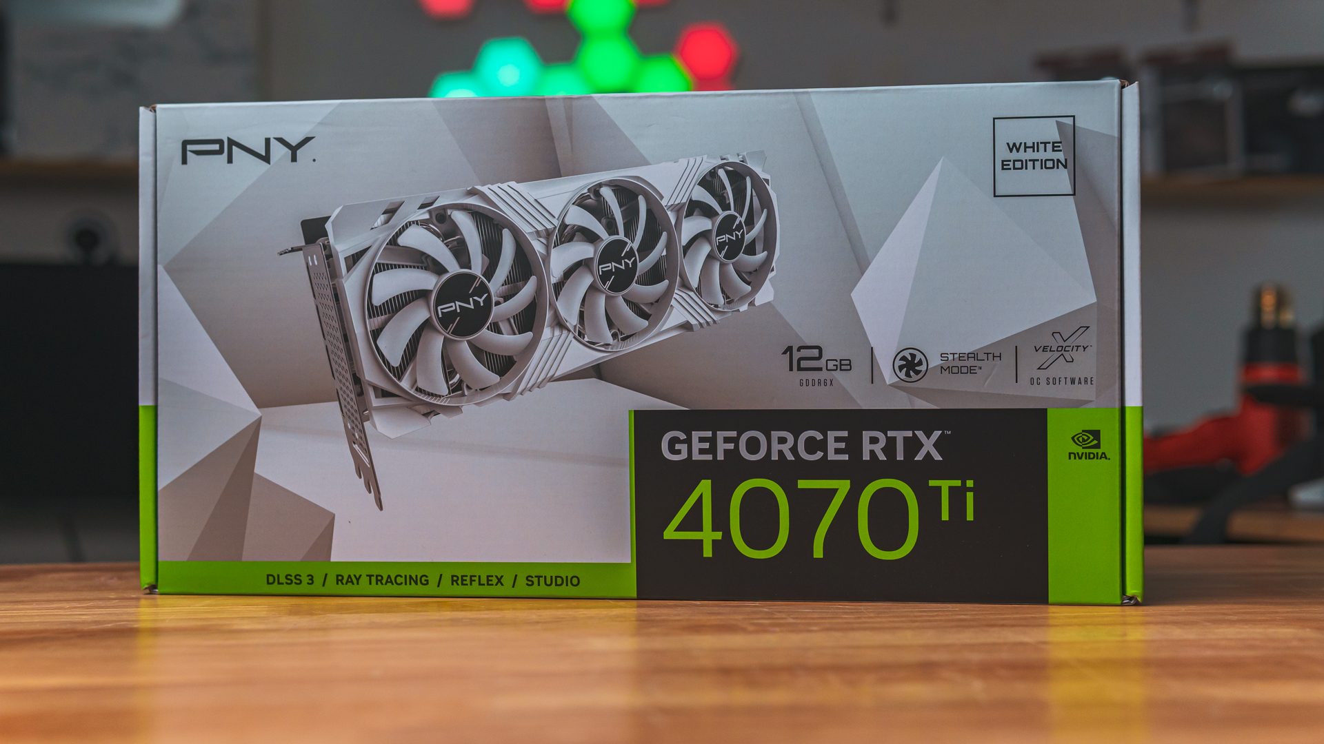 PNY GeForce RTX 4070 Ti 12GB LED Verto White Edition-PNY