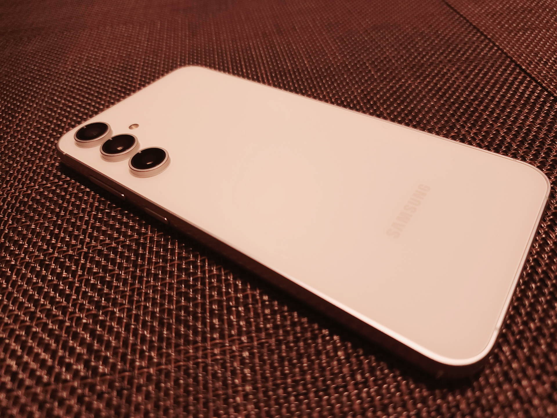 Samsung Galaxy S23 FE: First Impressions and the Elephant in the Room